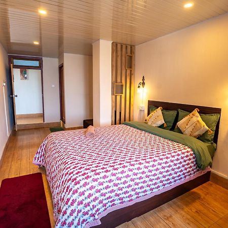 Monratino Himadrie -2 Mins Walk From Mall Road - All Rooms Have Kanchenjunga Mountain View Дарджилинг Экстерьер фото