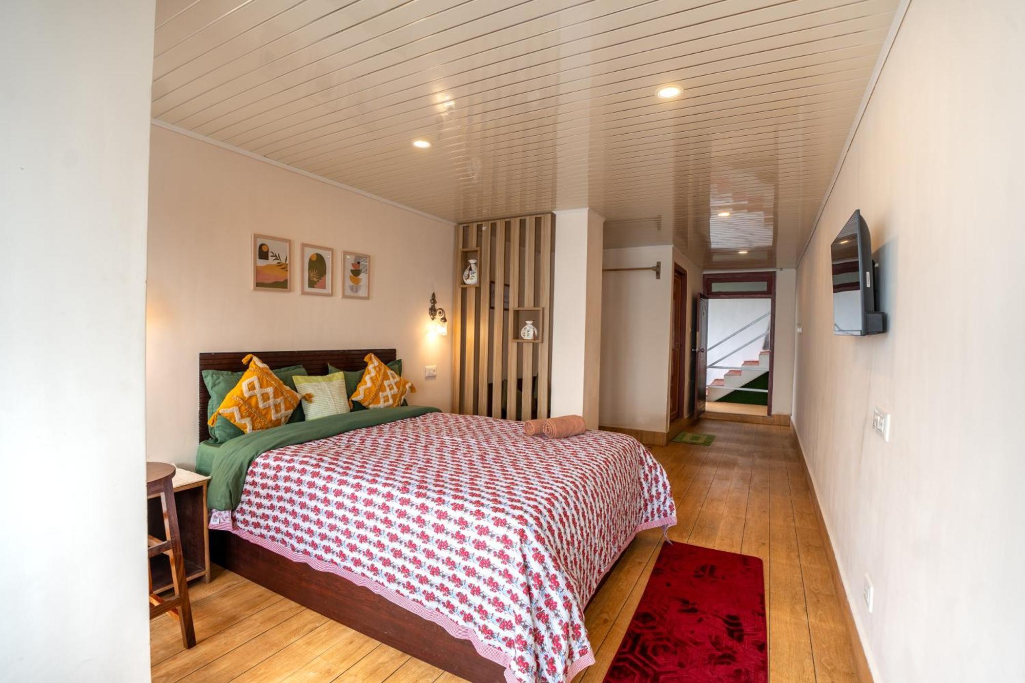 Monratino Himadrie -2 Mins Walk From Mall Road - All Rooms Have Kanchenjunga Mountain View Дарджилинг Экстерьер фото