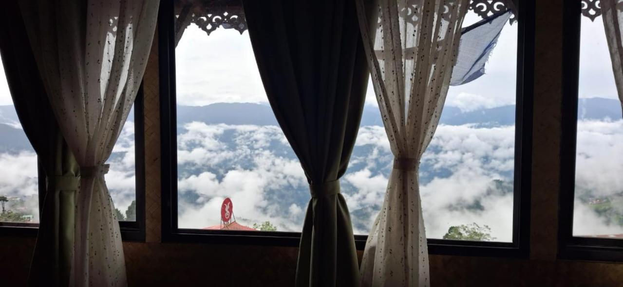 Monratino Himadrie -2 Mins Walk From Mall Road - All Rooms Have Kanchenjunga Mountain View Дарджилинг Экстерьер фото